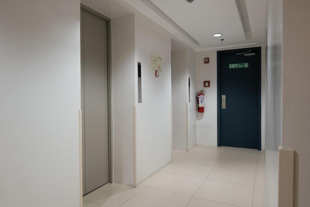 Ihotel Uptown Bgc Тагиг Экстерьер фото