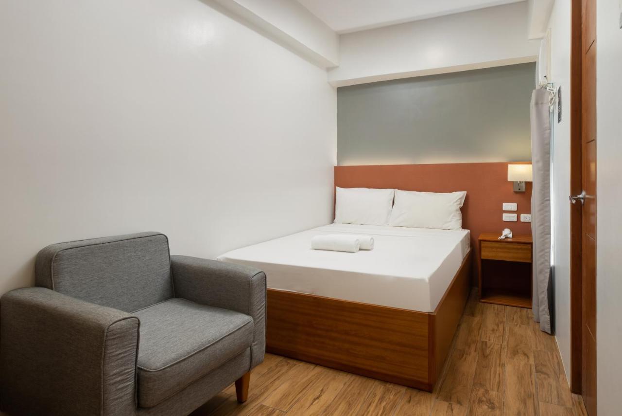 Ihotel Uptown Bgc Тагиг Экстерьер фото